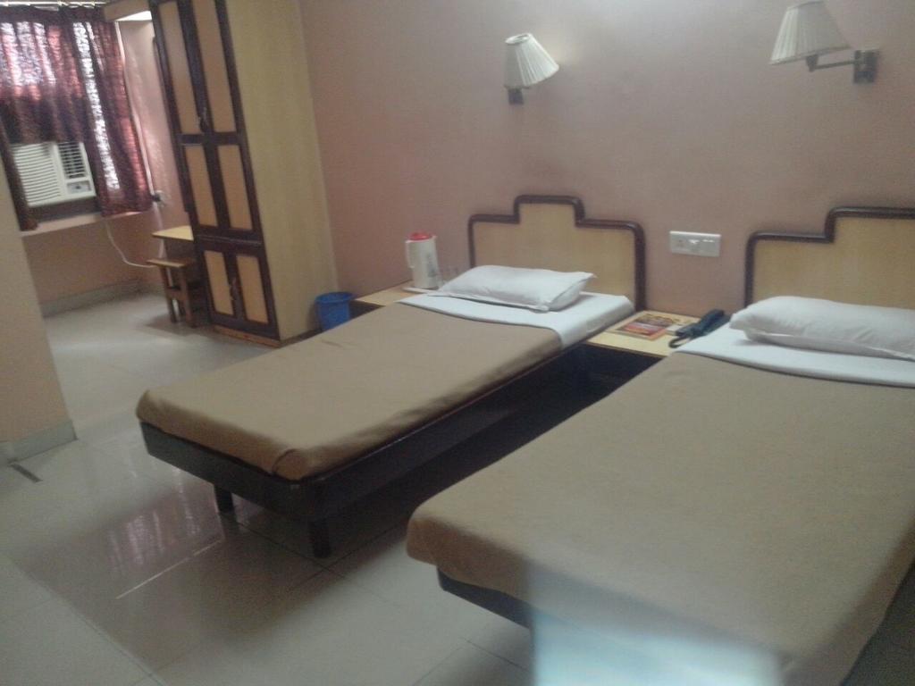 Hotel Shikhar Palace Jabalpur Zimmer foto